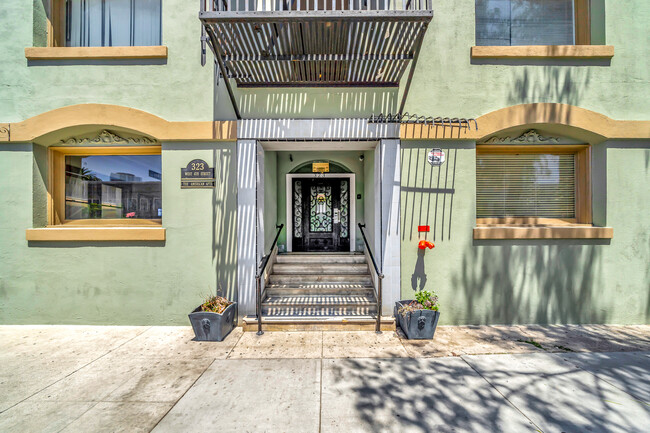 The American Apartments in Long Beach, CA - Building Photo - Building Photo