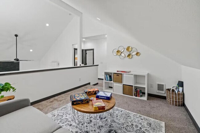 311 Skate Creek Rd N in Ashford, WA - Building Photo - Building Photo