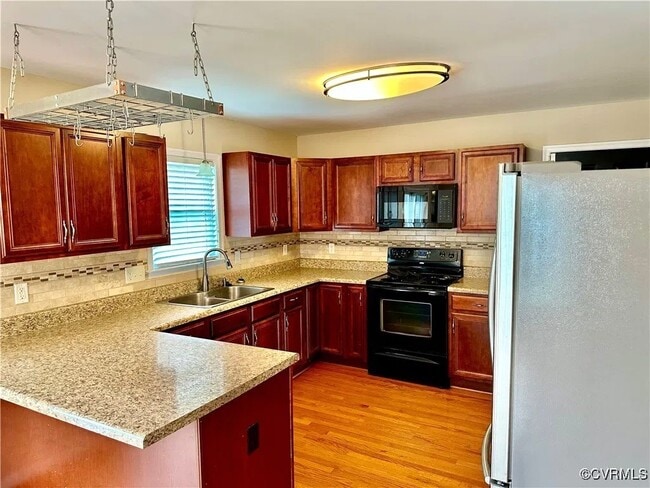 property at 2905 Meadowview Blvd