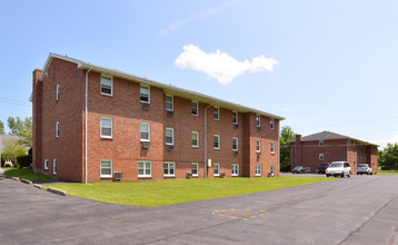 East Towne in Lockport, NY - Foto de edificio - Building Photo