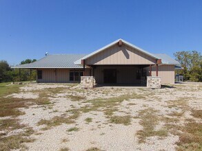 741 MO-124 in Fayette, MO - Building Photo - Building Photo