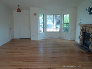 1074 Beechwood St in Yuba City, CA - Building Photo - Building Photo