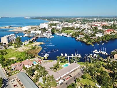 240 Harmon Ave in Panama City, FL - Building Photo