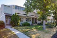 7524 Bowness Rd NW in Calgary, AB - Building Photo - Building Photo