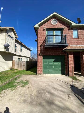 480 Pecan Hollow St in Garrett, TX - Building Photo