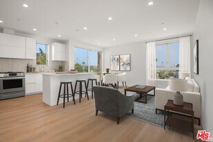 4418 S Slauson Ave in Los Angeles, CA - Building Photo