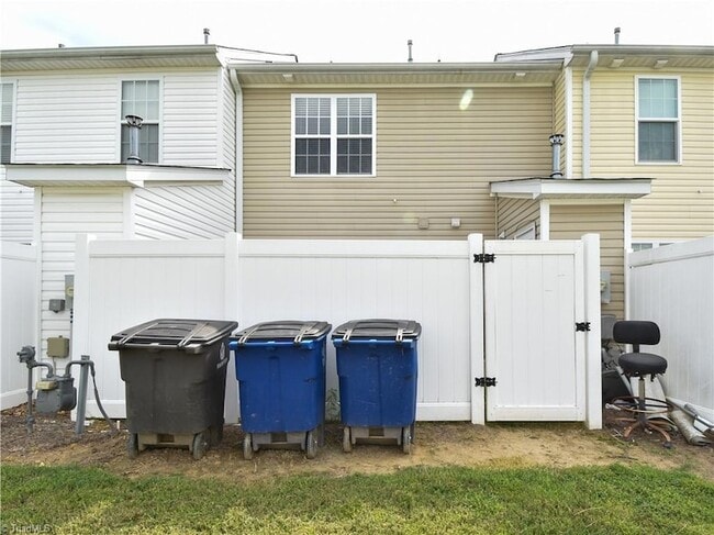 3922 Village Park Ct in Winston-Salem, NC - Building Photo - Building Photo