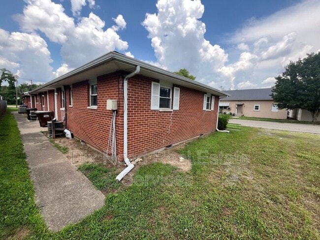 2324-2330 Longfellow St in Middletown, OH - Building Photo - Building Photo