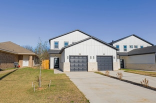 13705 Biggs St in Dallas, TX - Building Photo