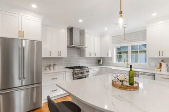 20 Lawrence St in Wakefield, MA - Building Photo - Building Photo