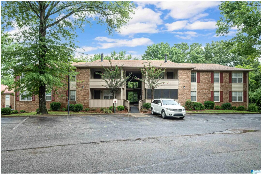1210 Patton Creek Ln in Hoover, AL - Building Photo