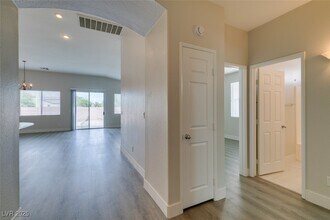 5317 Azure View Ct in North Las Vegas, NV - Building Photo - Building Photo