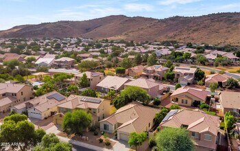 6013 W Park View Ln in Glendale, AZ - Building Photo - Building Photo