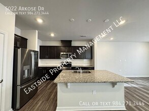 5022 Arkose Dr in Raleigh, NC - Building Photo - Building Photo