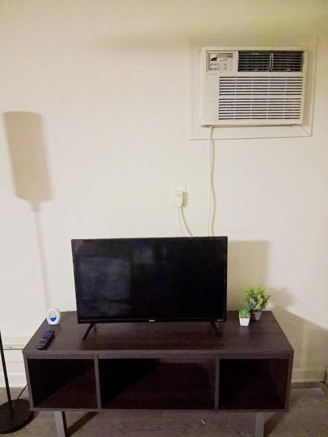 1051 Southern Dr in Columbia, SC - Building Photo - Building Photo