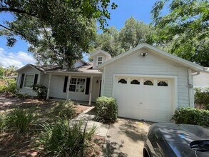 825 Mary Frank Ct in Mount Dora, FL - Building Photo - Building Photo