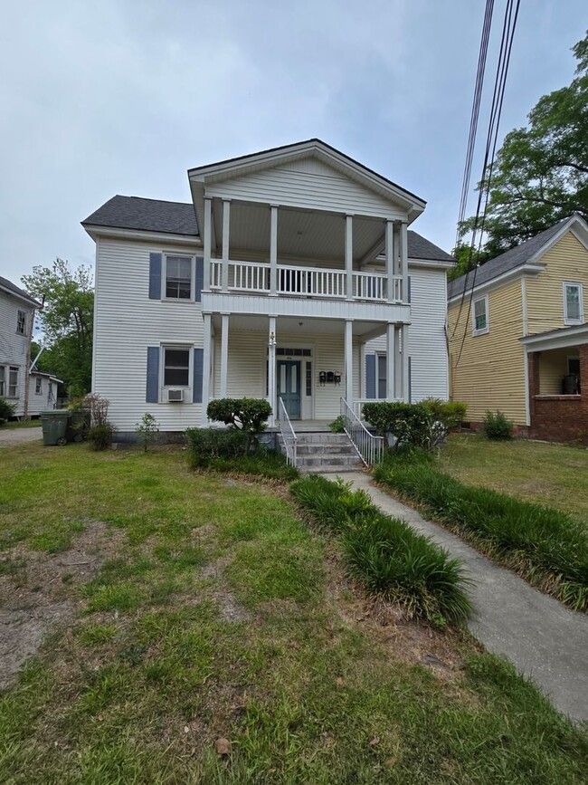403 W Hampton Ave