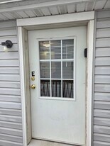 2 S Main St, Unit E in Stewartstown, PA - Building Photo