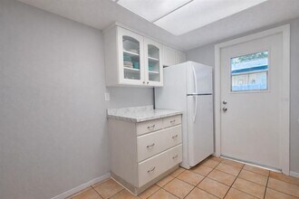 3201 Dryer Ave in Largo, FL - Building Photo - Building Photo