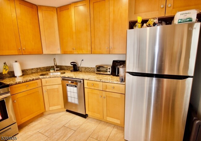 78 Woodward Ln in Bernards, NJ - Building Photo - Building Photo