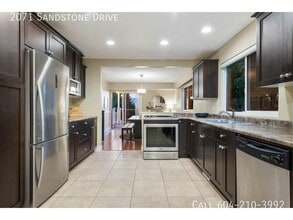 2071 Sandstone Dr in Abbotsford, BC - Building Photo - Building Photo