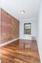 221 E 11th St in New York, NY - Building Photo - Building Photo