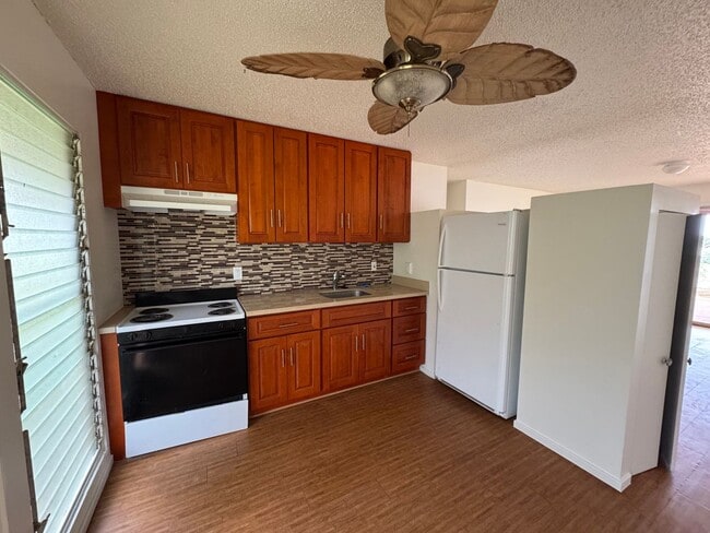 1226 Palekaiko St in Pearl City, HI - Building Photo - Building Photo