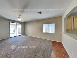 922 W St Kateri Ave in Phoenix, AZ - Foto de edificio - Building Photo