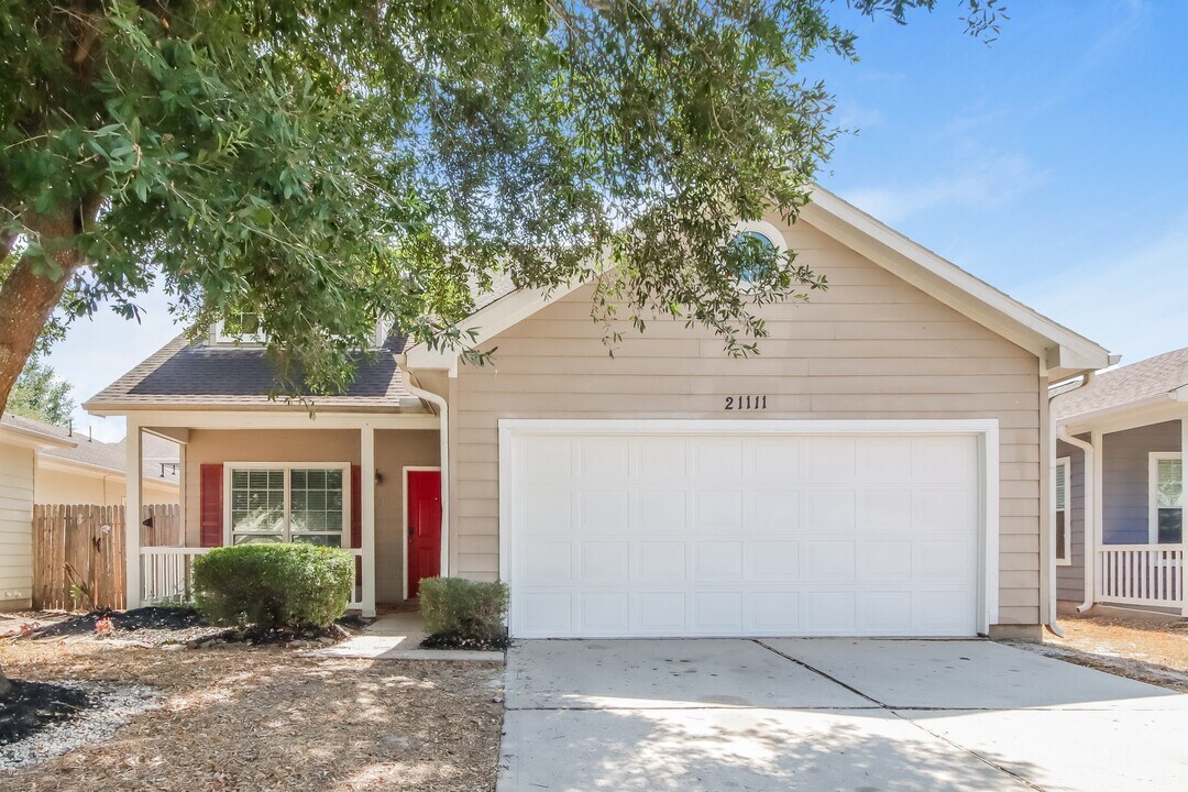 21111 Molasses Meadow Ln in Tomball, TX - Building Photo