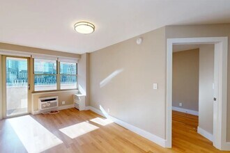 311 Greenwich St in New York, NY - Building Photo - Building Photo