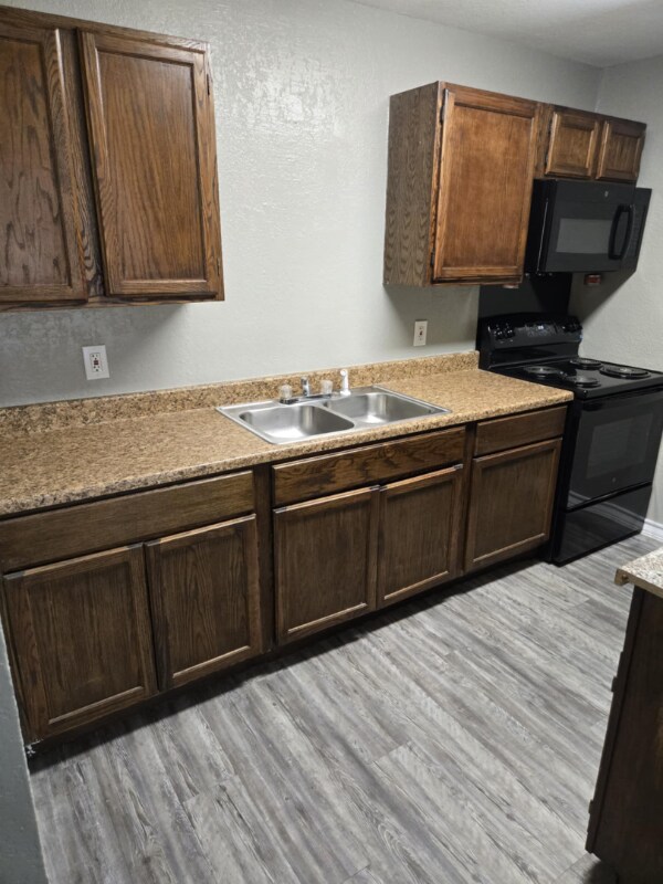 1014 Ware Blvd in San Antonio, TX - Foto de edificio - Building Photo