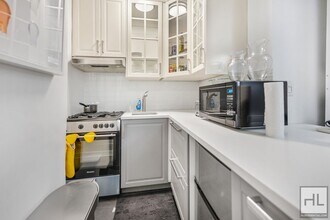 200 E 16th St-Unit -3C in New York, NY - Foto de edificio - Building Photo