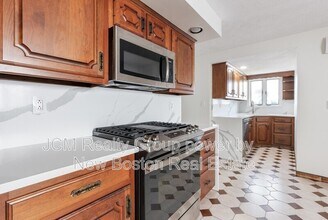 18 Bailey St in Everett, MA - Building Photo - Building Photo