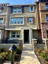 102 Fanuncio Ln in Hayward, CA - Building Photo