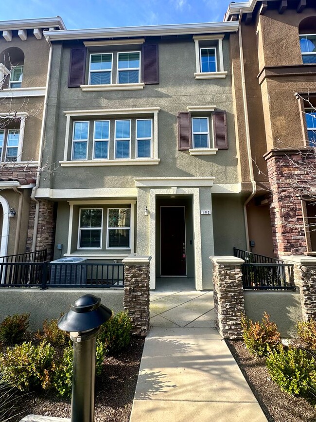 property at 102 Fanuncio Ln