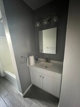 37 Rutherford Ct in Totowa, NJ - Building Photo - Building Photo