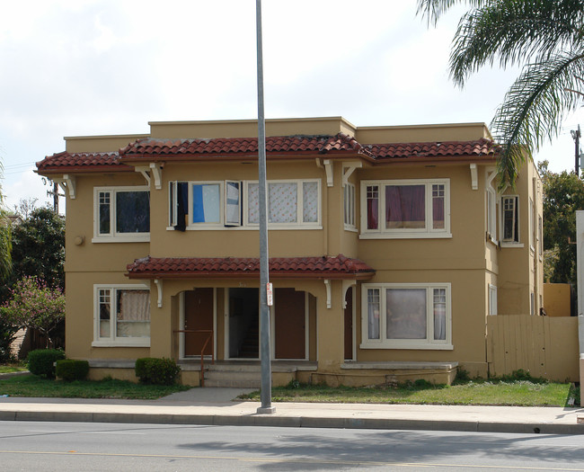 311 S Main St in Santa Ana, CA - Building Photo - Building Photo