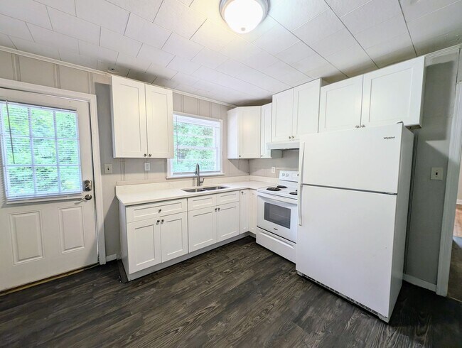 213 E Weatherspoon St in Sanford, NC - Building Photo - Building Photo