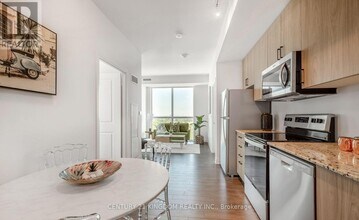 10 Meadowglen Pl in Toronto, ON - Building Photo - Building Photo