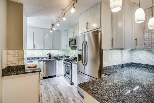 2201 New Hampshire Ave NW in Washington, DC - Building Photo - Building Photo