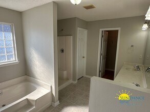 2226 Seascale Ct in Navarre, FL - Building Photo - Building Photo