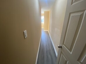 58 Eldon Ave in Toronto, ON - Building Photo - Building Photo