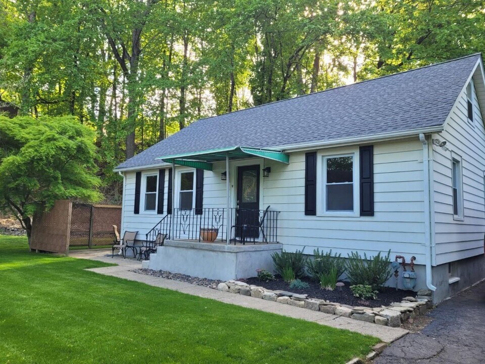9 Reservoir Rd in Stony Point, NY - Building Photo