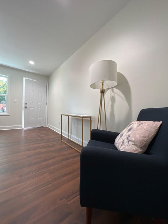 1215 Buncombe Rd in Greenville, SC - Building Photo