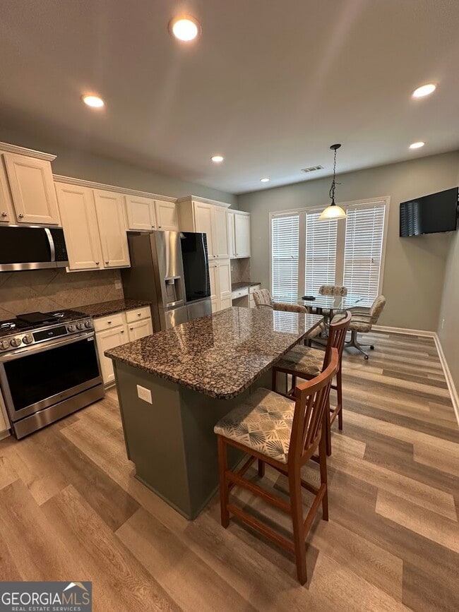 216 High Ct Way in Locust Grove, GA - Building Photo - Building Photo