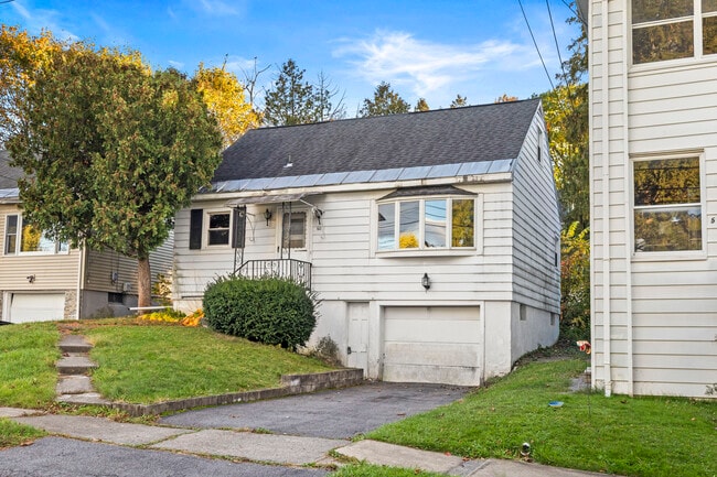 60 Leslie Ave in Utica, NY - Building Photo - Building Photo