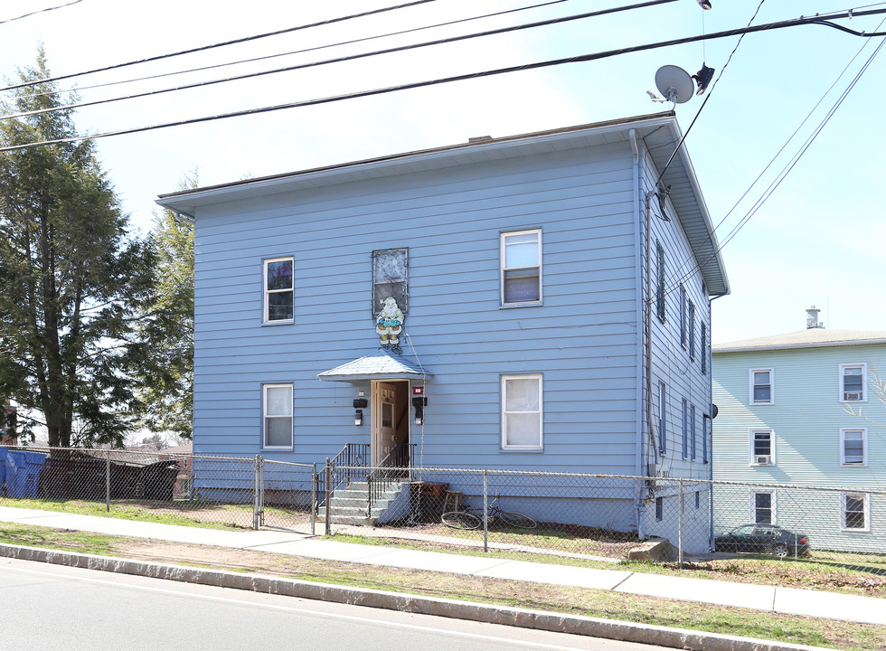 200 Beaver St in New Britain, CT - Building Photo