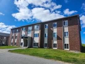 14 Reading Crescent in Saint John, NB - Building Photo