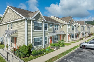 Highland Park in Dillsburg, PA - Building Photo - Primary Photo