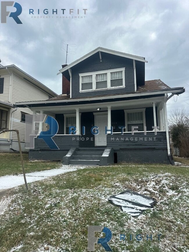 property at 1124 Vernon Dr